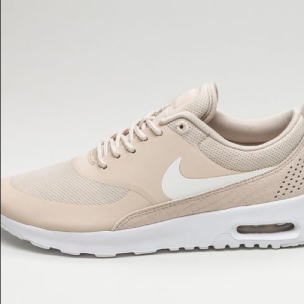 Nike Air Max Thea Sneakers size 8.5 Color: Oatmeal